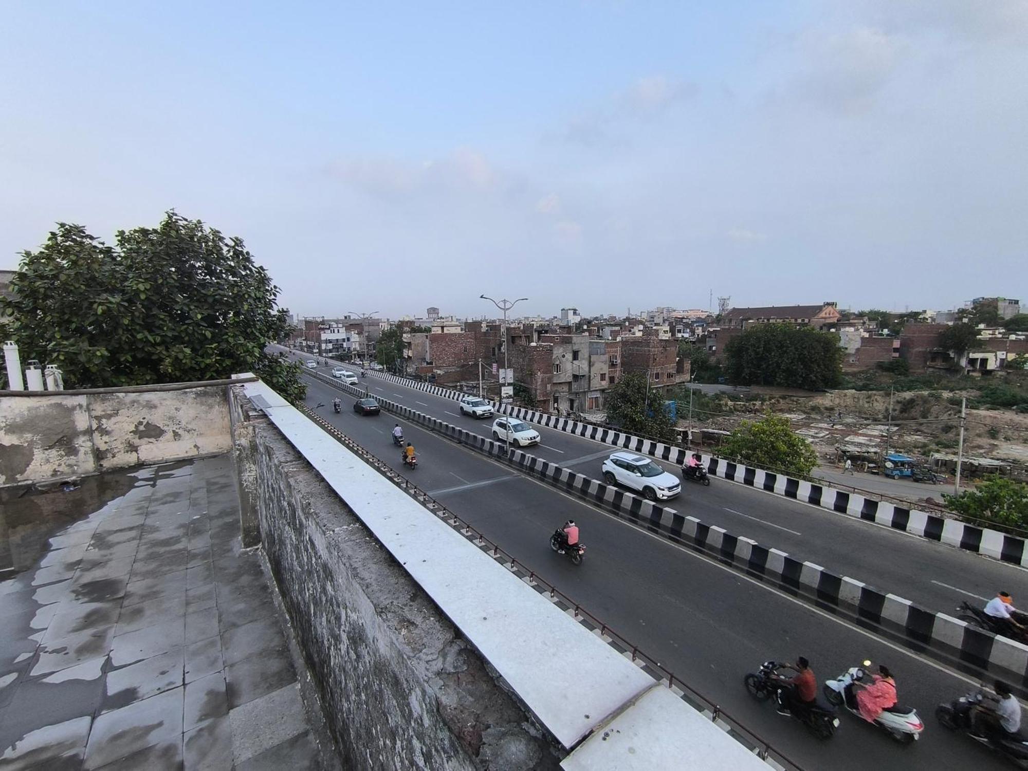 Hotel Jogi Guest House Welcome All Families, Friends, Groups, Couples, Singles Fully Airconditioner, Attach Washrooms, Lift, Wifi, 24 Hours Room Service, Power Backup Amritsar Esterno foto